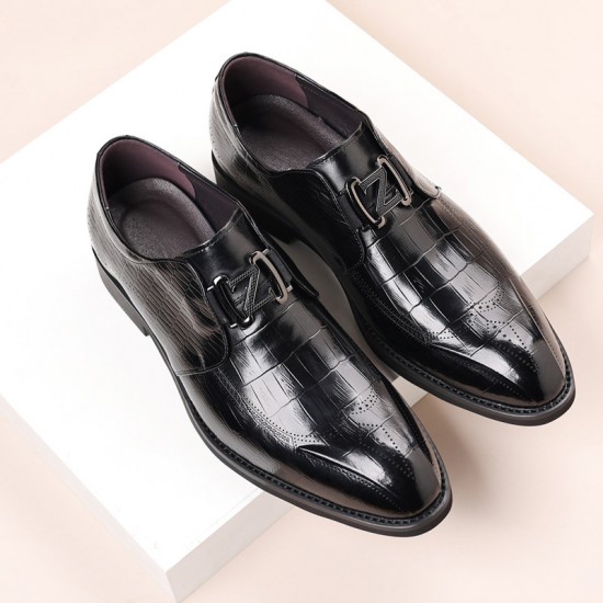 New business formal men's leather shoes, high-end wedding shoes, 2024 genuine leather commuter shoes, British-style casual shoes. New business formal men's leather shoes, high-end wedding shoes, 2024 genuine leather commuter shoes, British-style casual shoes.