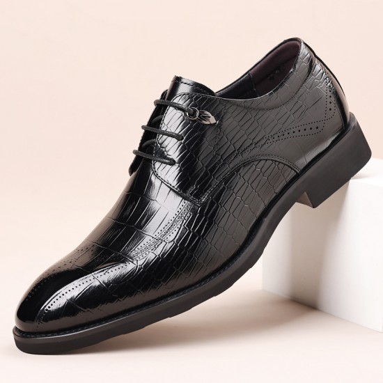 New business formal men's leather shoes, high-end wedding shoes, 2024 genuine leather commuter shoes, British-style casual shoes. New business formal men's leather shoes, high-end wedding shoes, 2024 genuine leather commuter shoes, British-style casual shoes.